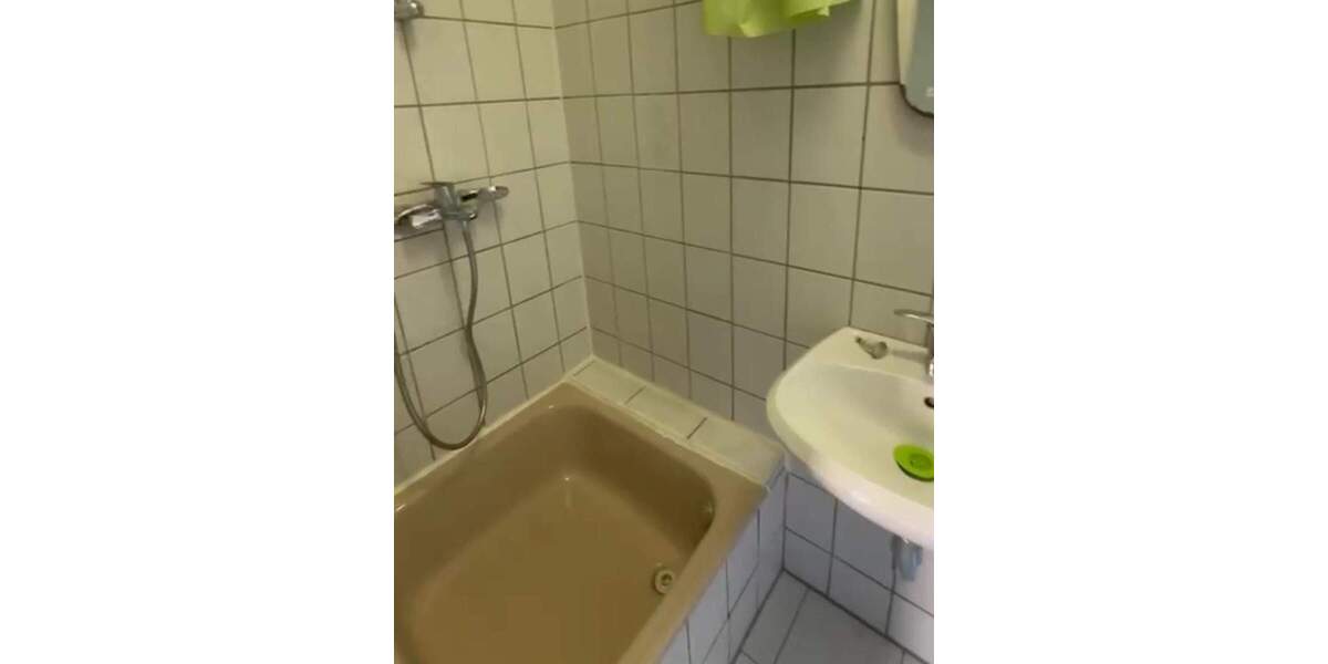 Zweifamilienhaus zur Kernsanierung mit Ausbaureserve in Hattersheim 9 zimmer