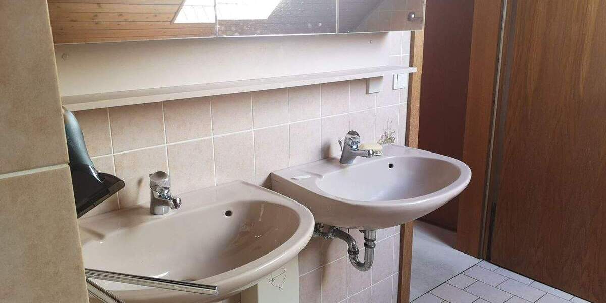 Reihenmittelhaus Eppstein / Niederjosbach Niederjosbach - 4 Zimmer, 125 m&sup2;, 390.000&euro; | Angebot:25768291