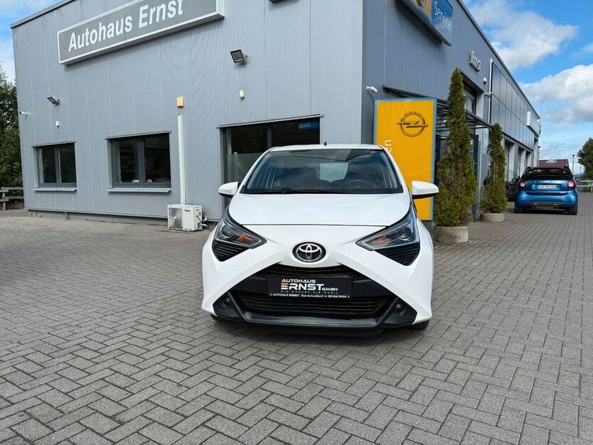 Aygo (X)