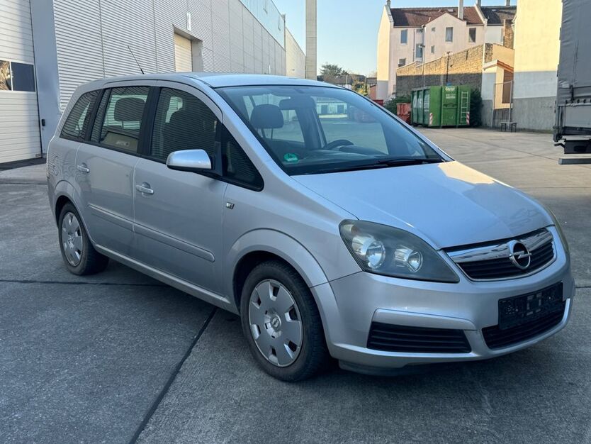 Opel Zafira 176.000 km 3.990 € Mainz - Mombach 55120