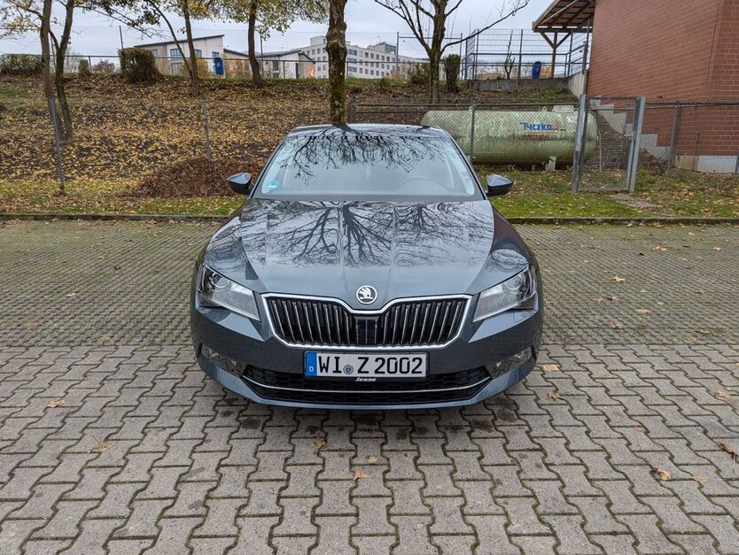 Skoda Superb 119.500 km 19.790 € Wiesbaden 65199