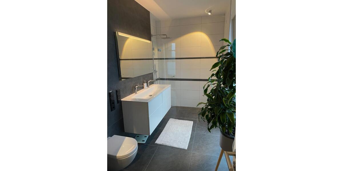 Luxus 2-Z.-Penthouse (98 m²) - Terrasse, AC, TG, Kamin; Möbel 2 zimmer