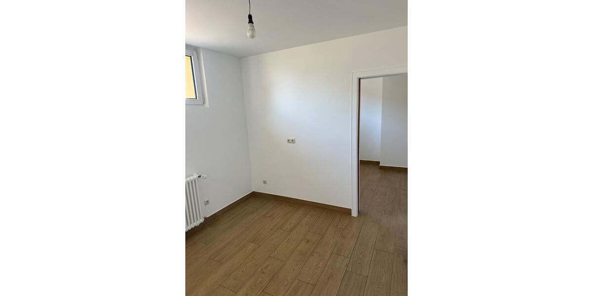 Etagenwohnung Mainz Mombach - 3.5 Zimmer, 98 m&sup2;, 1.350&euro; | Angebot:24660184
