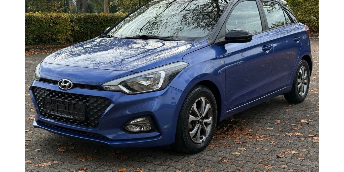 Hyundai i20 28.000 km 10.880 &euro; Rüsselsheim 65428