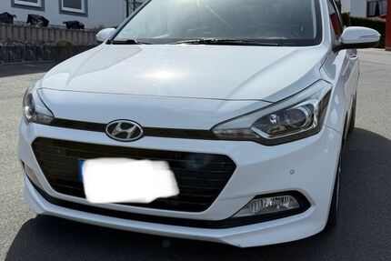 Hyundai i20 102.000 km 11.100 &euro; Niederselters 65618
