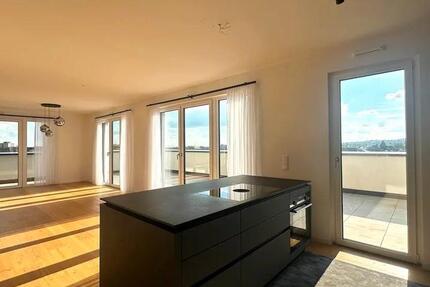 Haus Hofheim am Taunus - 4 Zimmer, 198 m&sup2;, 3.300&euro; | Angebot:26657335