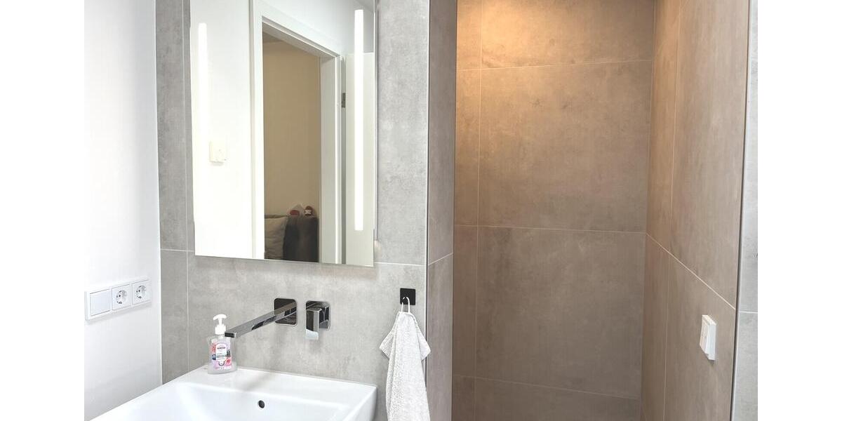 große 2-Zimmer-Wohnung in Mainz-Kastel: Neubau 2023, Balkon, Einbauküche, Tiefgarage 2 zimmer