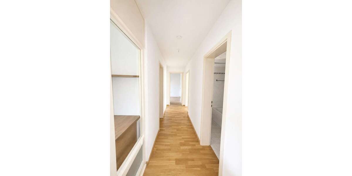 Etagenwohnung Wiesbaden Südost - 3 Zimmer, 90 m&sup2;, 1.229&euro; | Angebot:26381575
