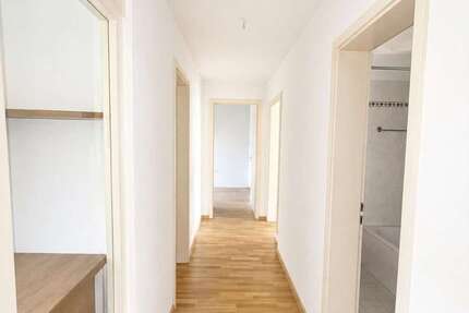 Wohnung Wiesbaden Südost - 3 Zimmer, 90 m&sup2;, 1.229&euro; | Angebot:26381575