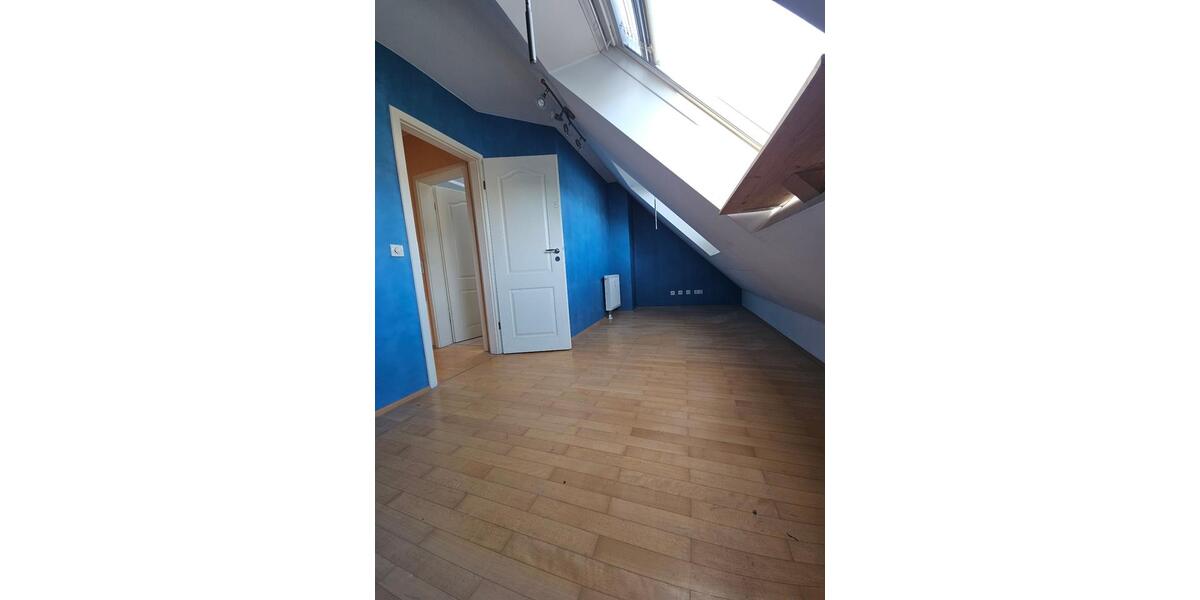 Dachgeschoßwohnung Idstein - 3 Zimmer, 74 m&sup2;, 199.000&euro; | Angebot:26994100