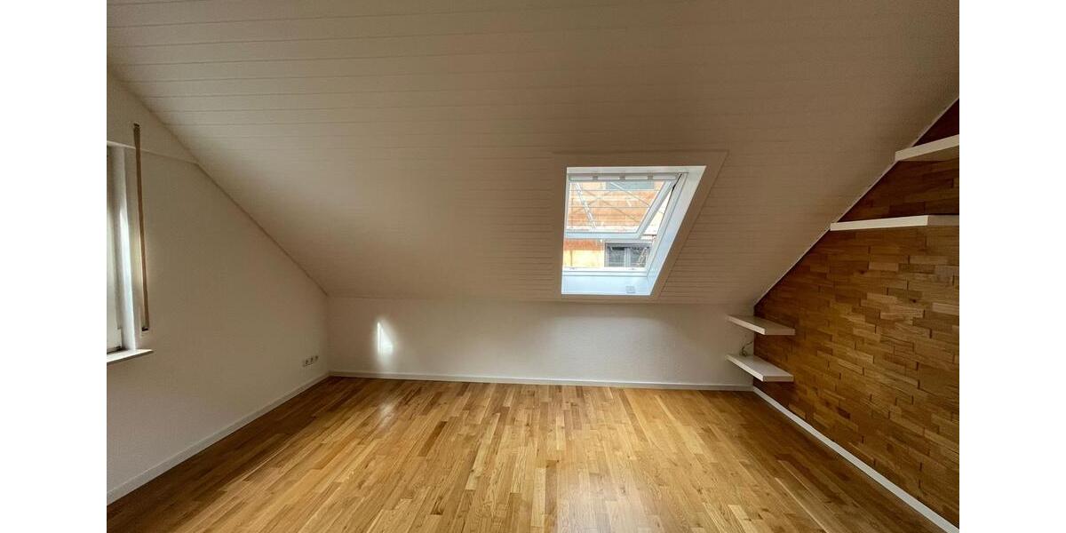 Dachgeschoßwohnung Idstein - 2 Zimmer, 43 m&sup2;, 625&euro; | Angebot:26272085