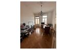 Historische Altbauwohnung mit Balkon und Parkplatzoption 5 zimmer