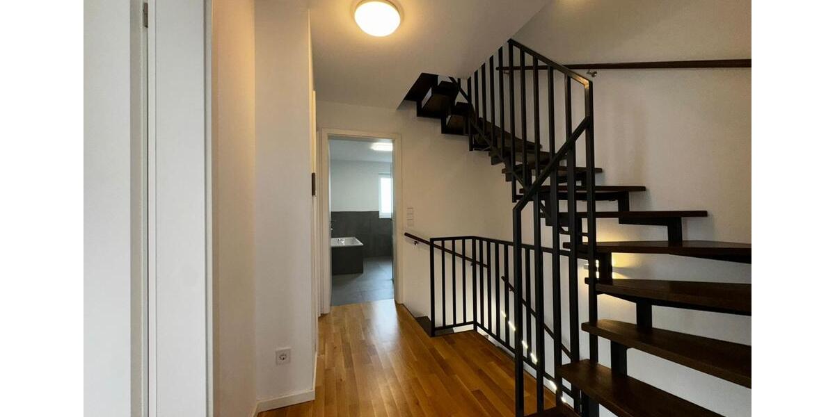 MODERN 2021 DUPLEX with approx. 170m², garden and garage, located less than 10 minutes from Clay 5 zimmer