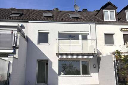Haus Hofheim-Wallau Wallau - 5 Zimmer, 125 m&sup2;, 1.790&euro; | Angebot:25960949