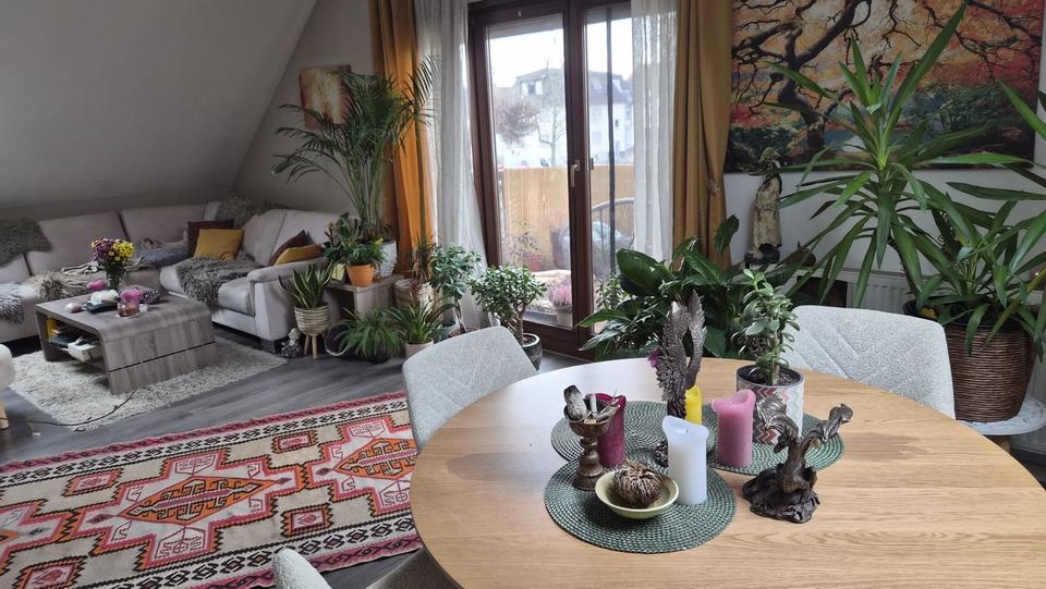 Dachgeschoßwohnung Hofheim am Taunus - 2 Zimmer, 73 m&sup2;, 1.050&euro; | Angebot:25512396