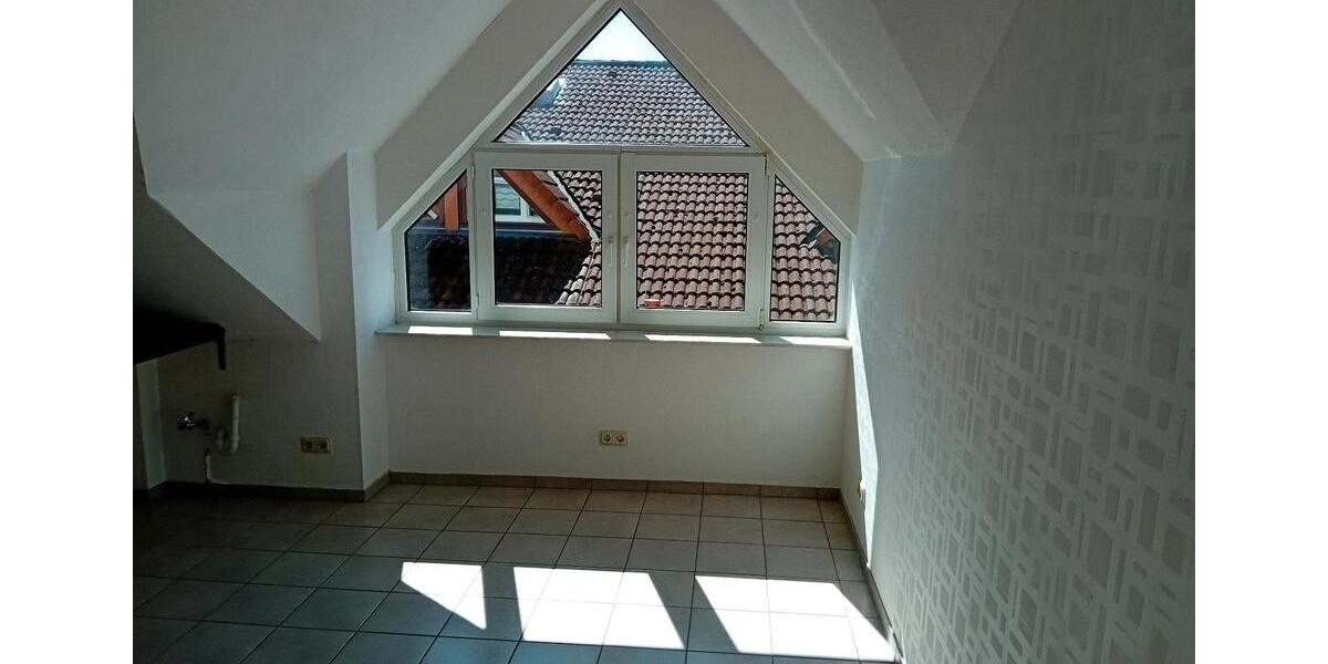 Dachgeschoßwohnung Waldems - 3 Zimmer, 110 m&sup2;, 800&euro; | Angebot:25977156