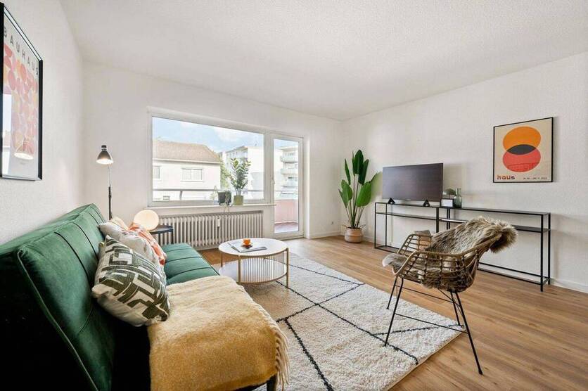 Sanierter Wohntraum am Waldrand: 3-Zimmer-Wohnung mit Balkon für Paare & Familien