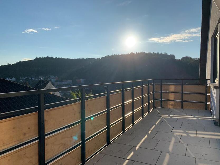 Helle, frisch renovierte 3-Zi.-Whg.+ Süd-Balkon im DG in Eppstein zimmer