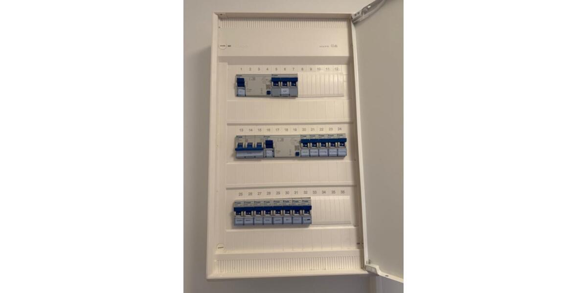 Charmante 2-Zimmer-Wohnung im Dachgeschoss, Erstbezug, top Lage 1 zimmer