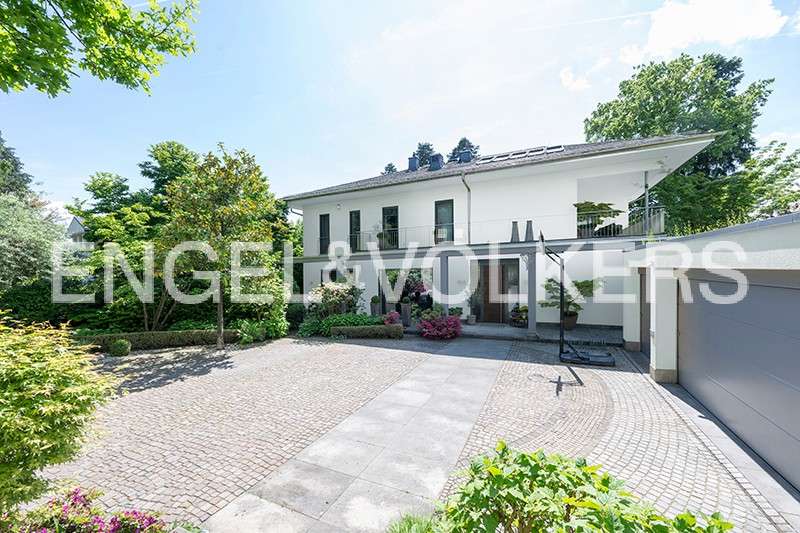 Haus zum Kaufen in Kronberg 4.740.000 € 524 m²