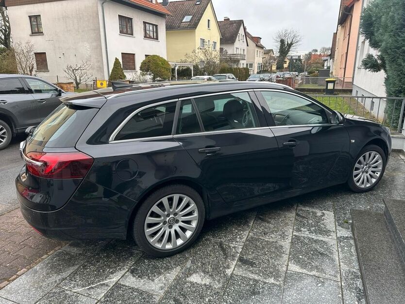 Opel Insignia 150.000 km 9.799 € Frankfurt 60437
