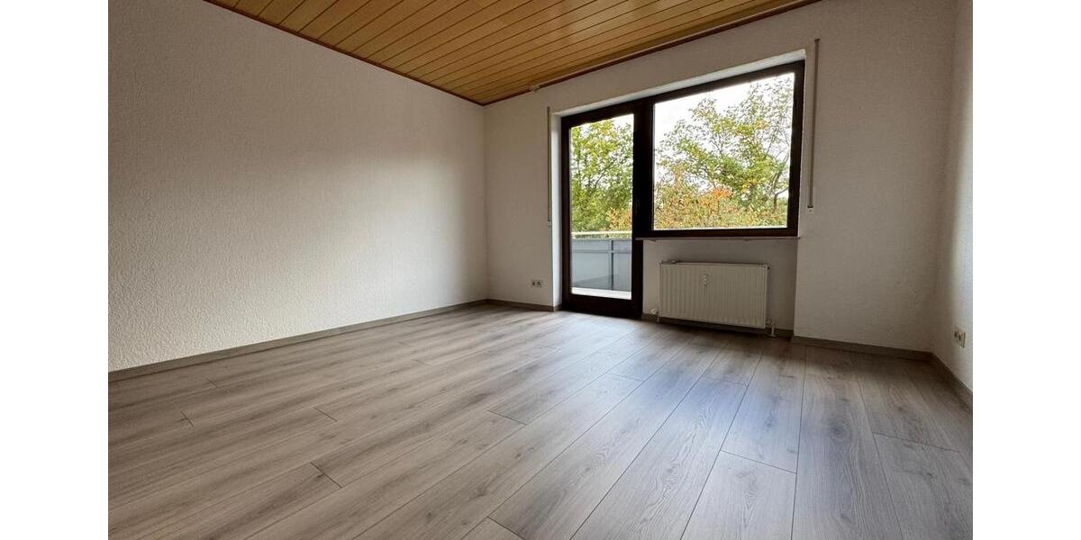 Erdgeschoßwohnung Wiesbaden Nordost - 4 Zimmer, 133 m&sup2;, 1.300&euro; | Angebot:25417642