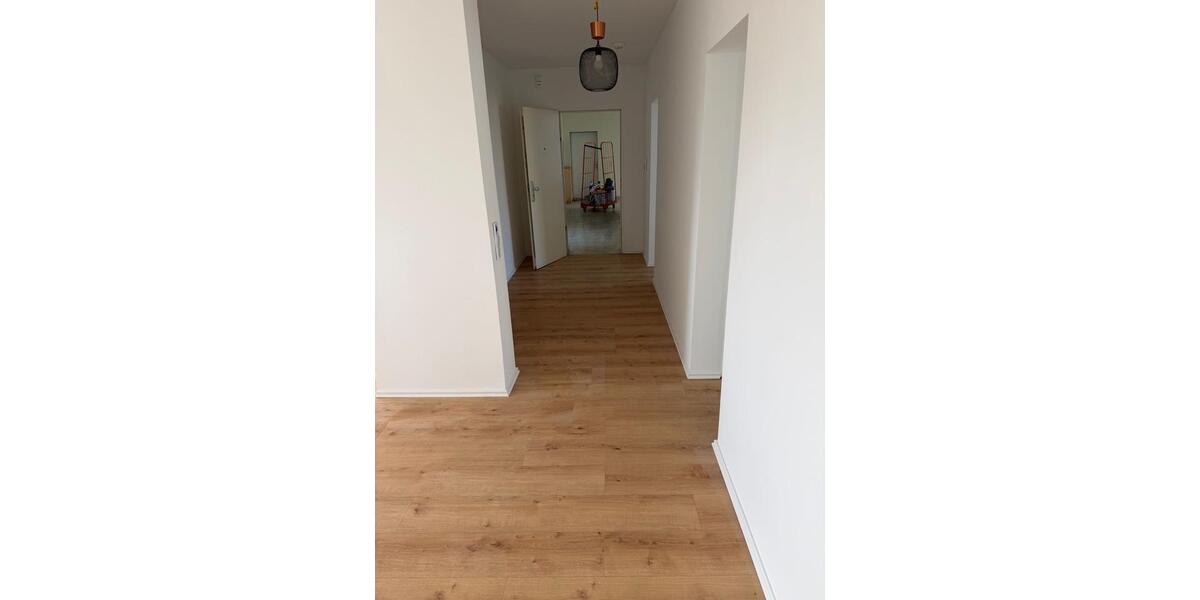 Etagenwohnung Steinbach (Taunus) - 4 Zimmer, 94 m&sup2;, 1.450&euro; | Angebot:25875044