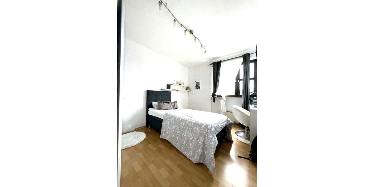Wohnen mit Wohlfühlfaktor - Traumhafte 4-Zimmer-Wohnung mit Balkon und Tiefgaragenstellplatz 4 zimmer