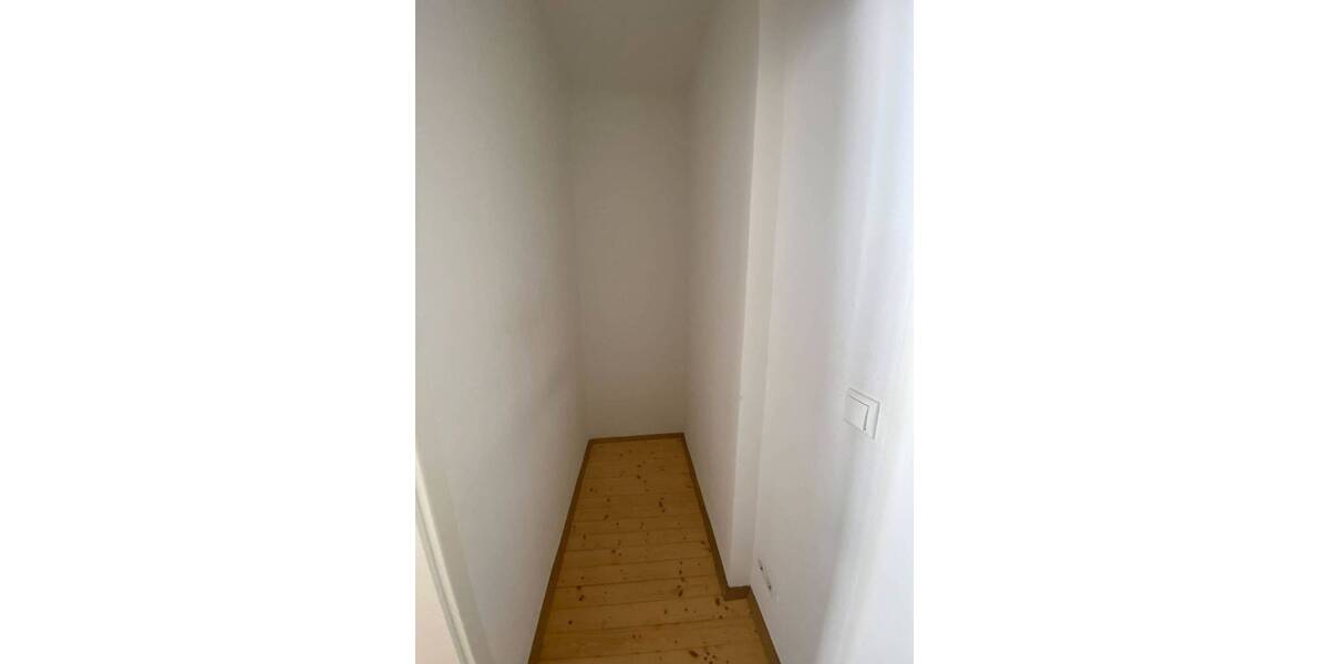 Etagenwohnung Mainz Weisenau - 2 Zimmer, 65 m&sup2;, 900&euro; | Angebot:26879012