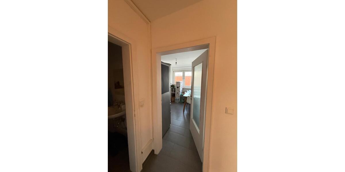 Dachgeschoßwohnung Wiesbaden Mainz-Amöneburg - 2.5 Zimmer, 65 m&sup2;, 1.080&euro; | Angebot:25222667