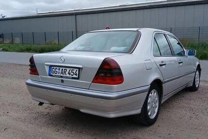 Mercedes-Benz C 220 191.453 km 5.950 &euro; Ginsheim 65462