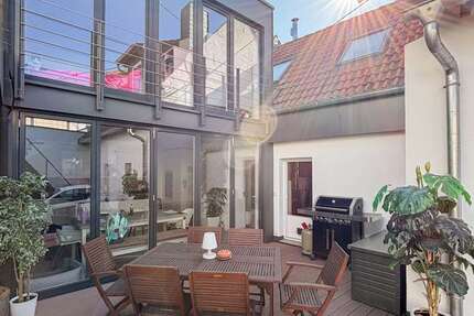 Haus zum Kaufen in Hofheim am Taunus Wallau 797.500 € 272.98 m² 7 zimmer