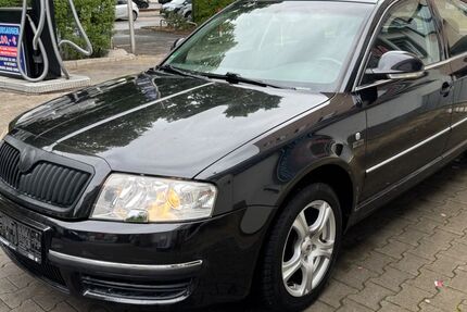 Skoda Superb 158.077 km 2.299 € Frankfurt 60487