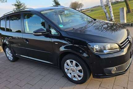 VW Touran 128.300 km 10.800 &euro; Büttelborn 64572