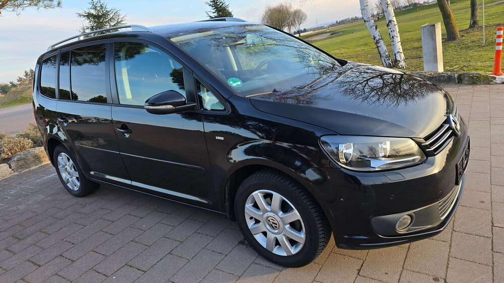 VW Touran 128.300 km 10.800 &euro; Büttelborn 64572