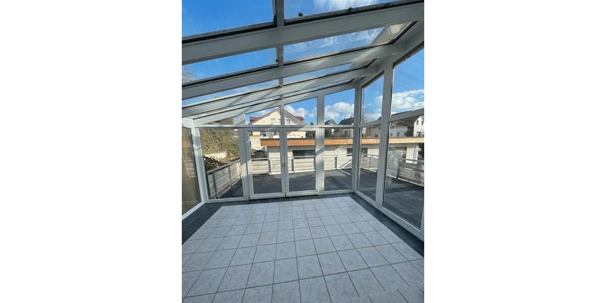 Etagenwohnung Bad Camberg - 4.5 Zimmer, 148 m&sup2;, 1.390&euro; | Angebot:25301692