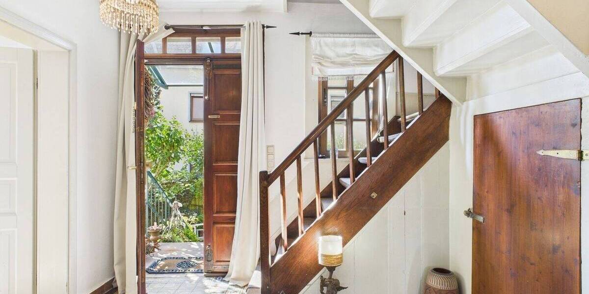 Einfamilienhaus Wiesbaden Igstadt - 7 Zimmer, 225 m&sup2;, 685.000&euro; | Angebot:25799596