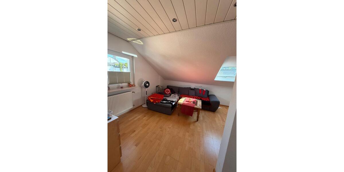 Dachgeschoßwohnung Kelkheim (Taunus) - 3 Zimmer, 60 m&sup2;, 500&euro; | Angebot:26623510