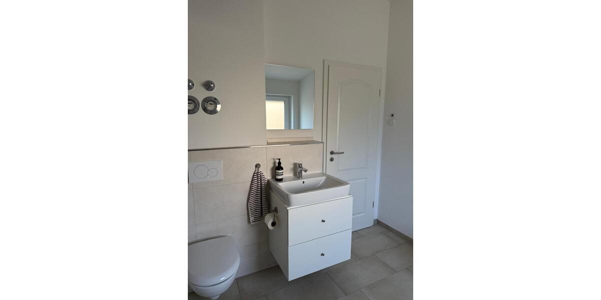 4-Zi-Wohnung direkt am Wald (Zwischenmiete 5-12 Monate) 4 zimmer