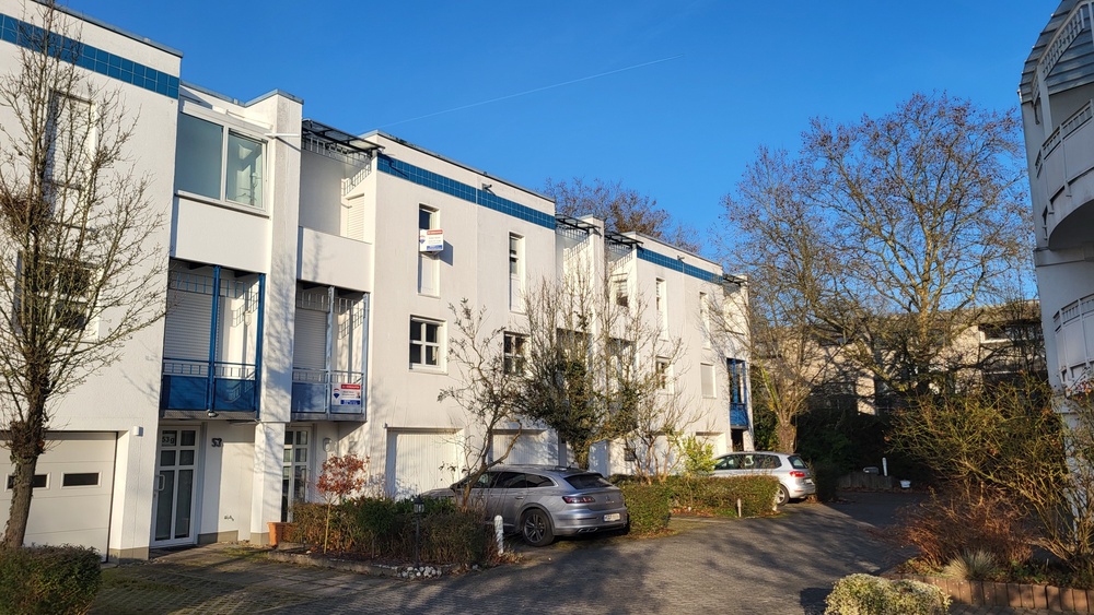 RMH mit Garage, 2 Balkonen, Garten und Terrasse - Reihenmittelhaus Wiesbaden Klarenthal | Angebot:25972229