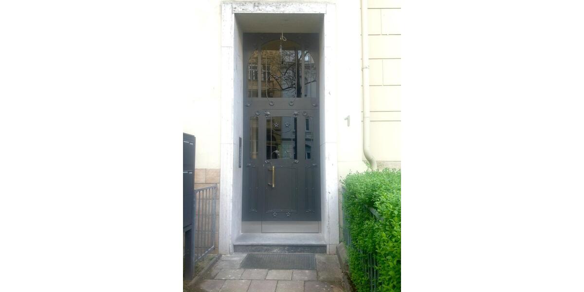 Etagenwohnung Wiesbaden Biebrich - 4 Zimmer, 125 m&sup2;, 1.800&euro; | Angebot:25711714