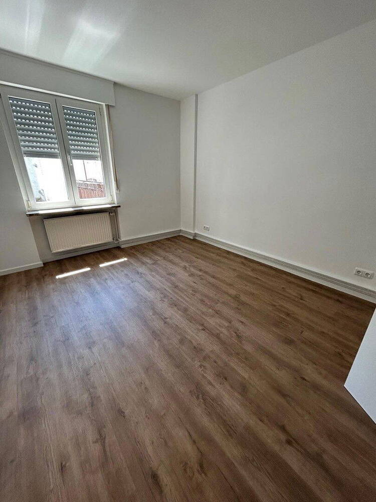 Top-renovierte 4-Zimmerwohnung nahe Zollhafen & Rhein