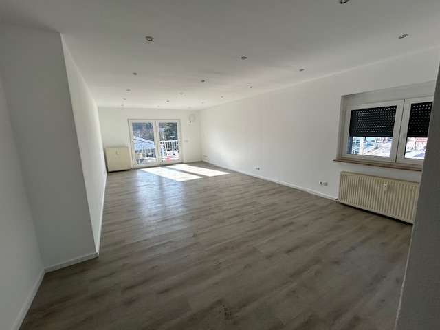 Etagenwohnung Kriftel - 2 Zimmer, 90 m&sup2;, 1.290&euro; | Angebot:25271382