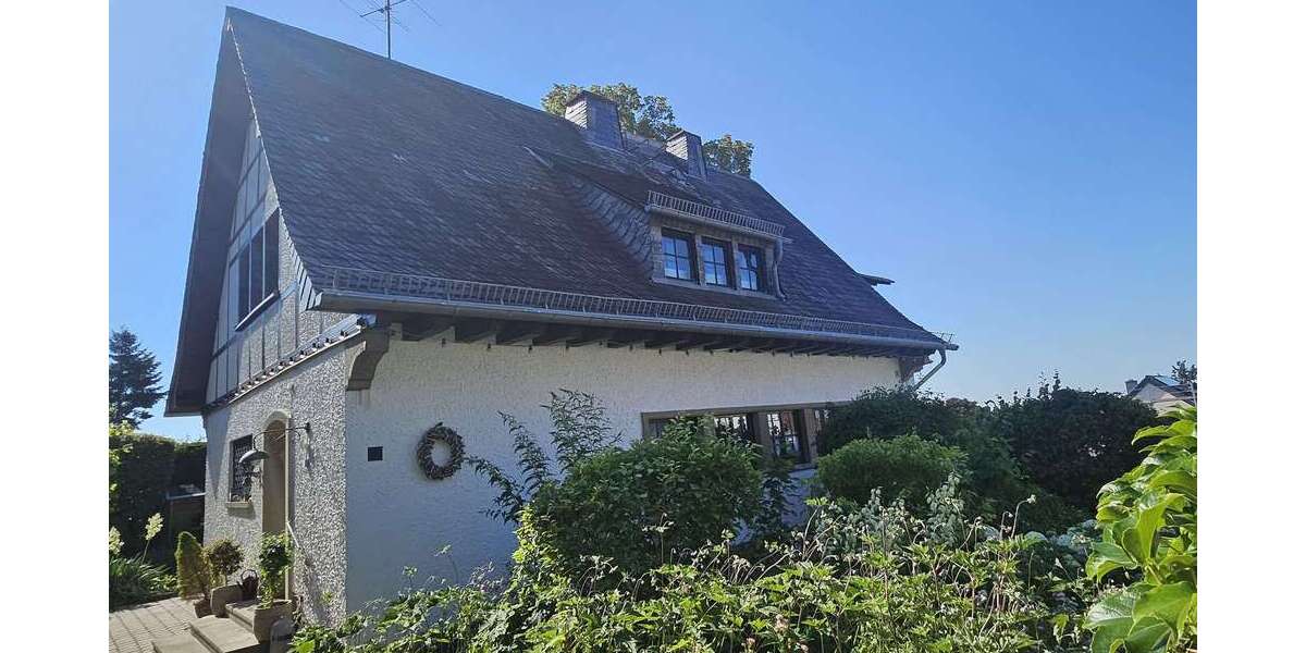 Einfamilienhaus Schlangenbad - 6 Zimmer, 188 m&sup2;, 2.400&euro; | Angebot:27142848