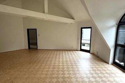 Wohnung Wiesbaden Biebrich - 2 Zimmer, 90 m&sup2;, 1.315&euro; | Angebot:26662447