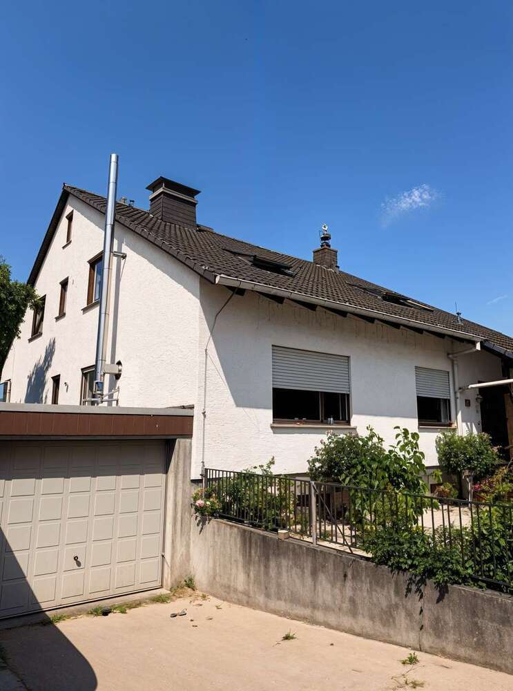Haus zum Kaufen in Hofheim am Taunus 729.000 € 234 m²