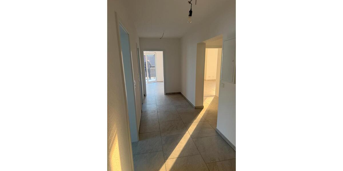 Etagenwohnung Nauheim - 4 Zimmer, 121 m&sup2;, 2.050&euro; | Angebot:25435473