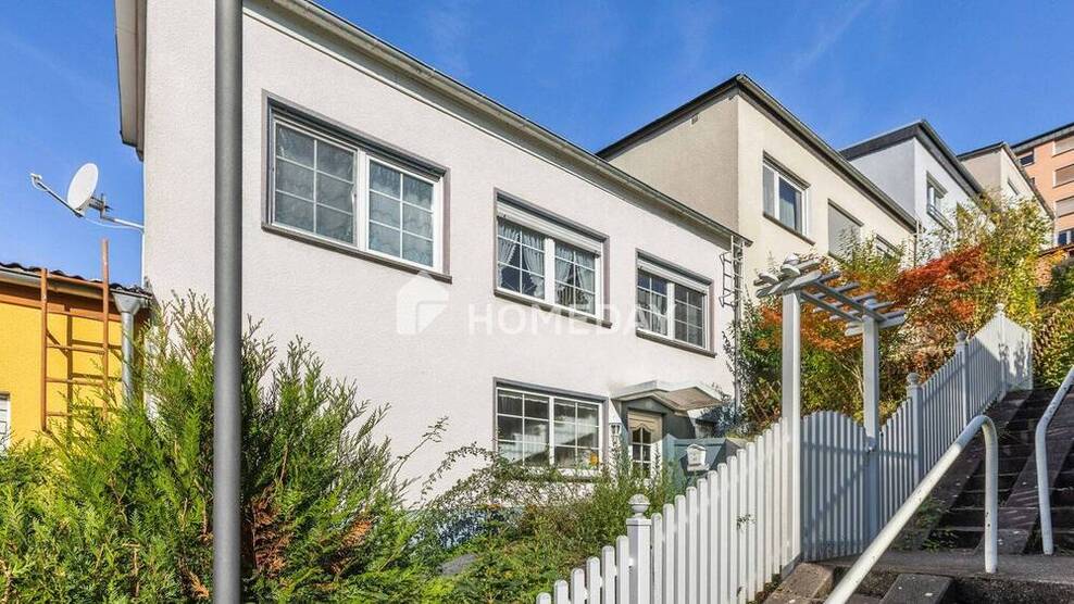 Charmantes Reihenhaus mit sonnigem Grundstück und Wohlfühlcharakter in Lorch 4 zimmer