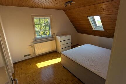 Schöne 3,5-Zimmer Dachgeschosswohnung in Schwalbach am Taunus zimmer