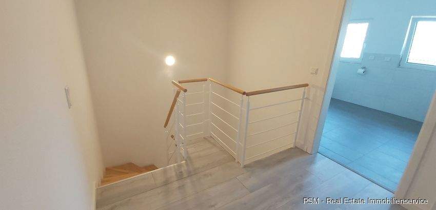 Reihenmittelhaus Flörsheim / Weilbach Weilbach - 6 Zimmer, 221 m&sup2;, 2.800&euro; | Angebot:25678837